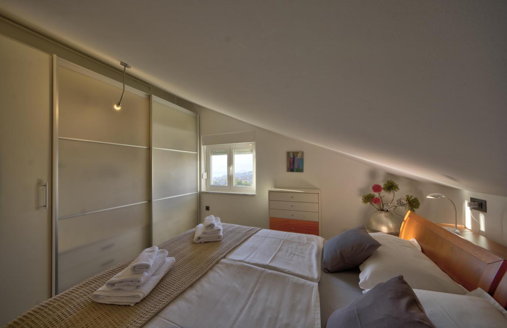 Penthouse Belvedere City View With Private Parking Rijeka Ngoại thất bức ảnh